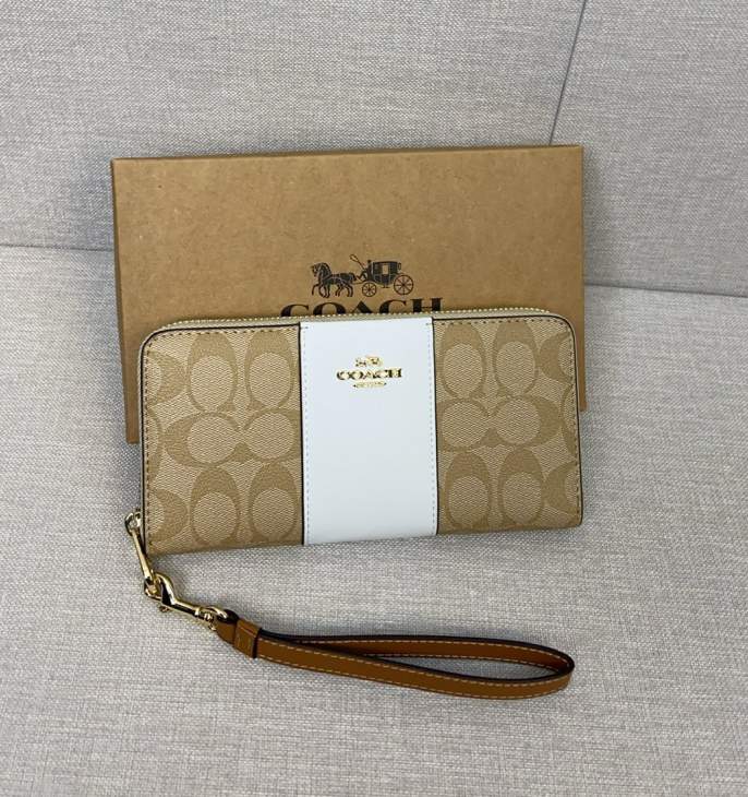 Picture of Coach Wallets _SKUfw167006229fw